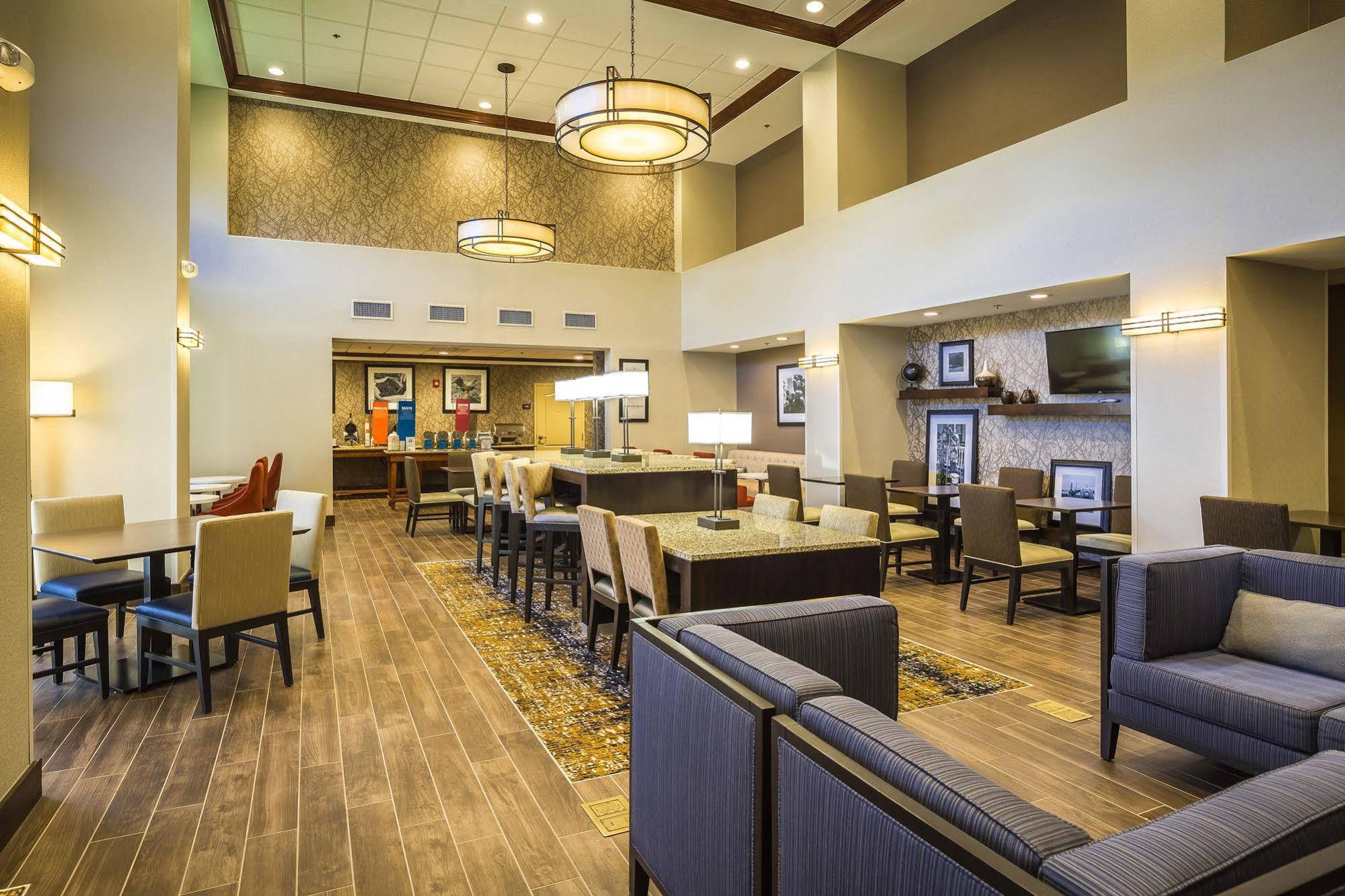 Hampton Inn & Suites Windsor-Sonoma Wine Country Exterior foto