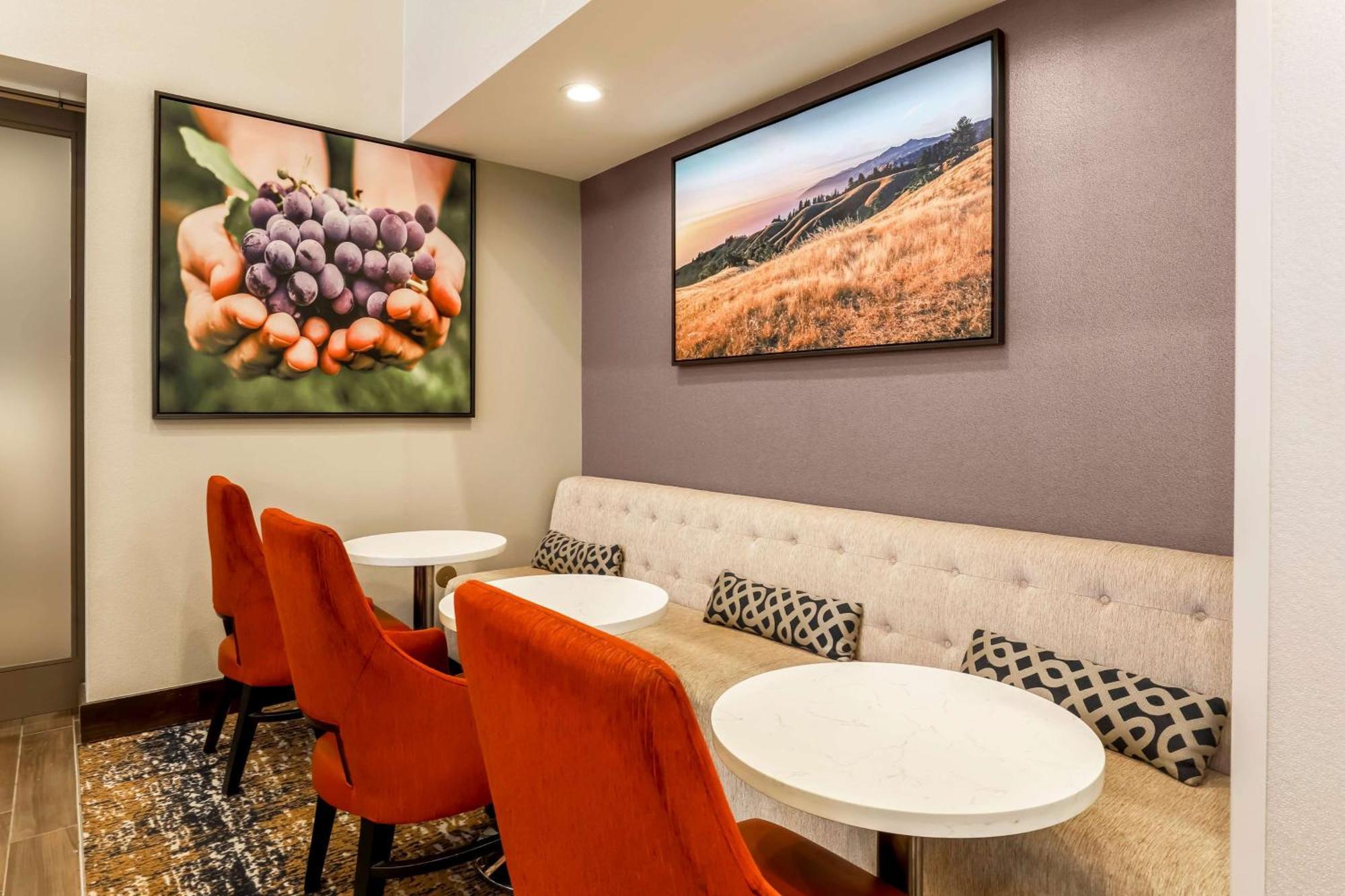 Hampton Inn & Suites Windsor-Sonoma Wine Country Exterior foto