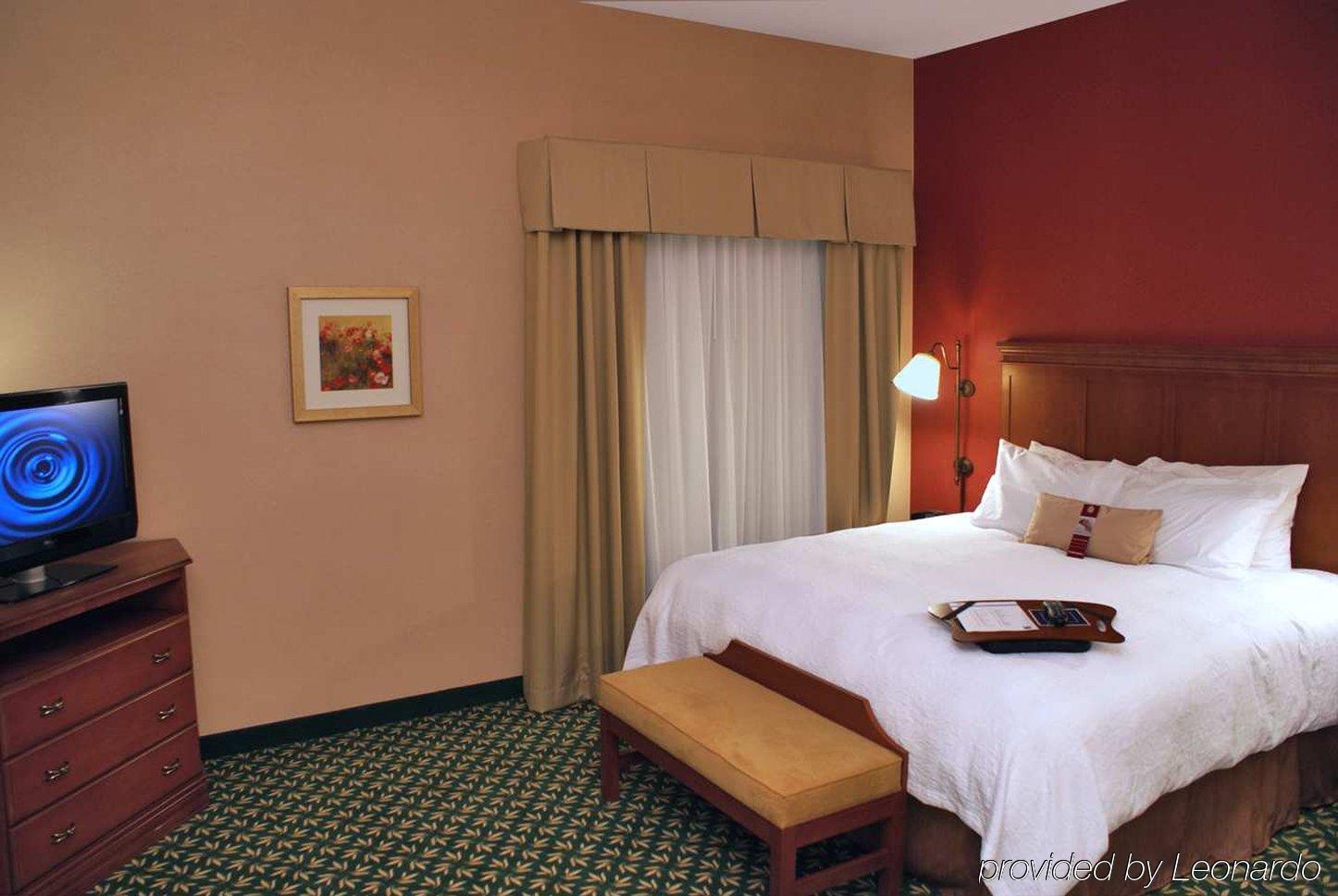 Hampton Inn & Suites Windsor-Sonoma Wine Country Quarto foto